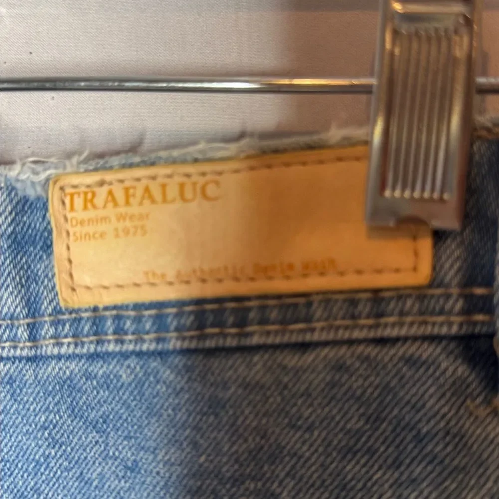 Zara Distressed Denim Mini Skirt. Size XS.